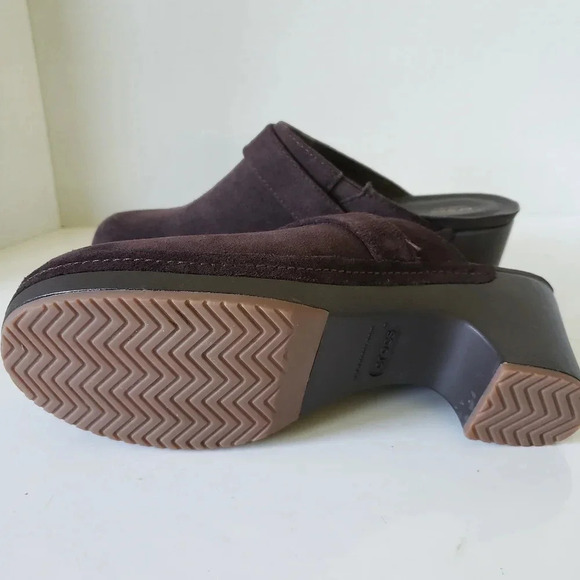 Crocs Sarah Womans Triple Comfort Brown Suede Leather  Mule Clogs,8W. - Picture 5 of 7